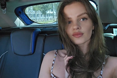 По дороге на работу кончаю в такси — зато не ебу подопечным мозги