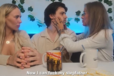 Ты что, мне не родной отец? Так чего сидим, трахни меня наконец!